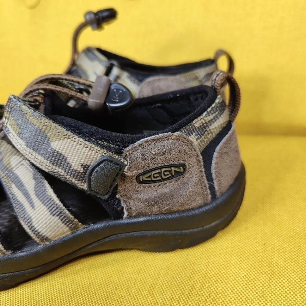 Keen Newport H2  Kids Slip-On Bungee Camouflage Brown Green Size 4